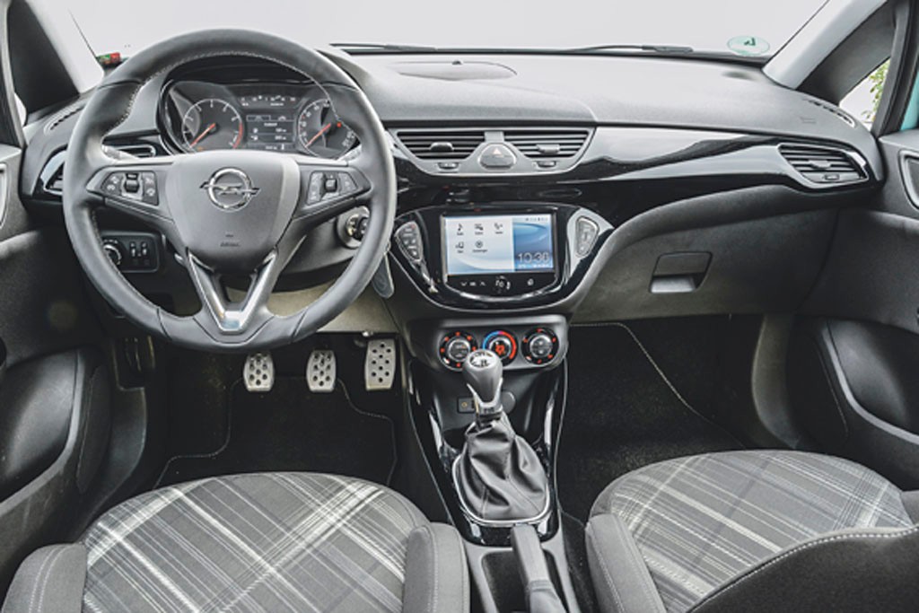 Opel Corsa - wnętrze
