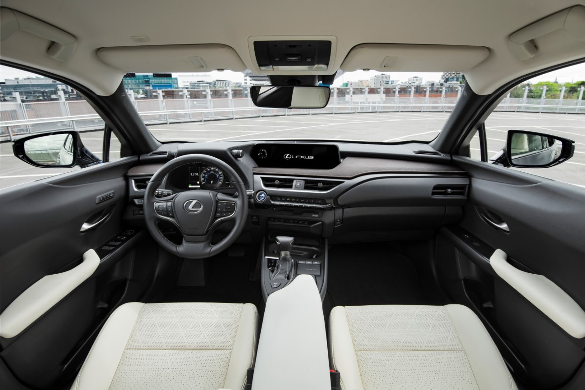 Co inspirowało projektantów Lexusa UX?