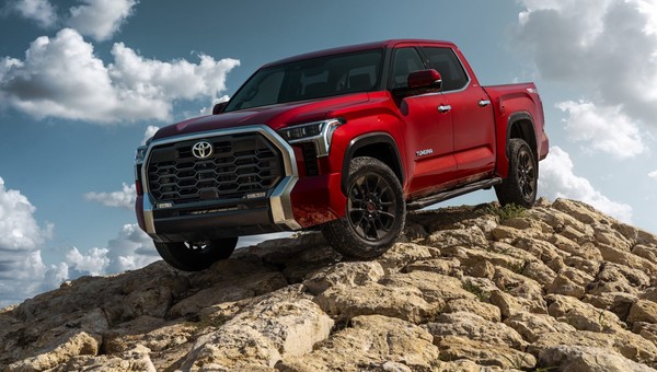 Nowa Toyota Tundra, czyli japońska odpowiedź na Forda F-150