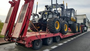ITD sprawdziła transport wielkiej maszyny leśnej. Potrzebne były nowy ciągnik i inne zezwolenie
