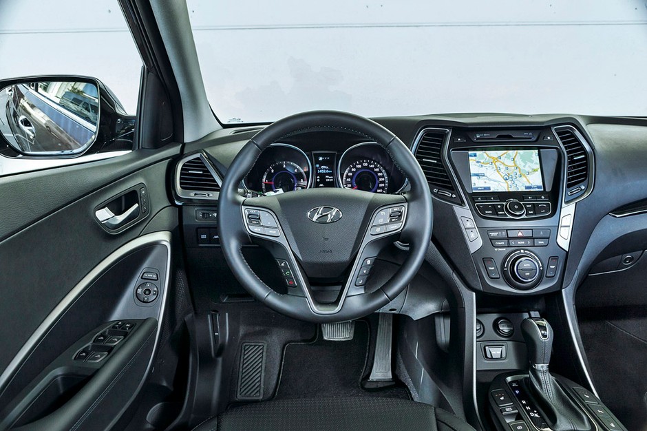 Nowy Hyundai Santa Fe kontra  BMW X3: kierunek luksus