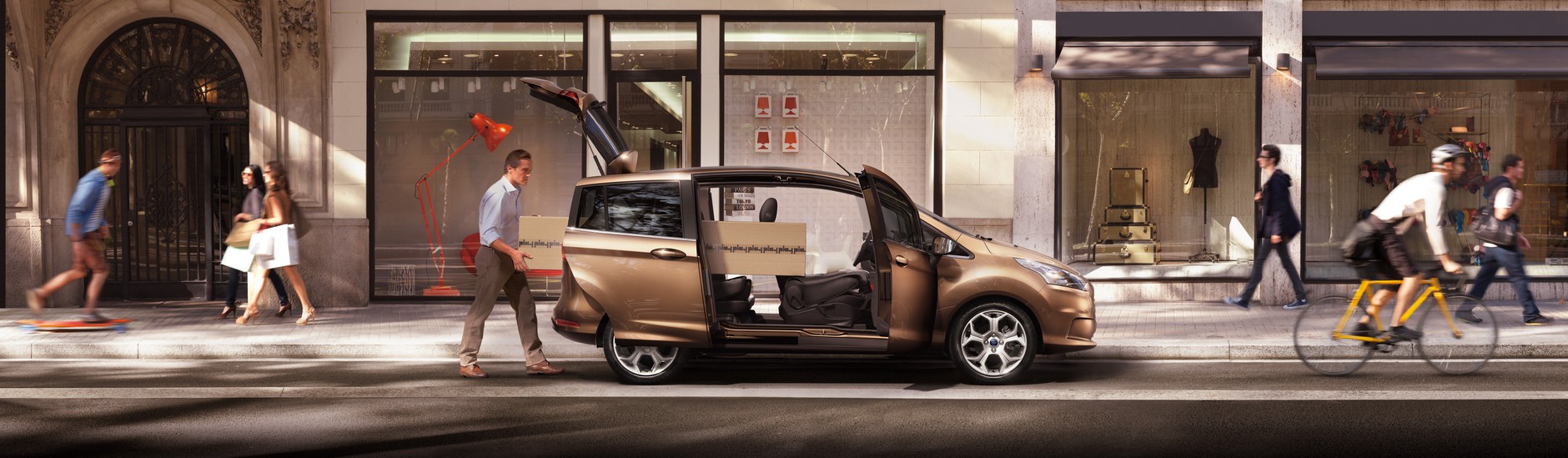 Ford B-Max: nowy, praktyczny mieszczuch