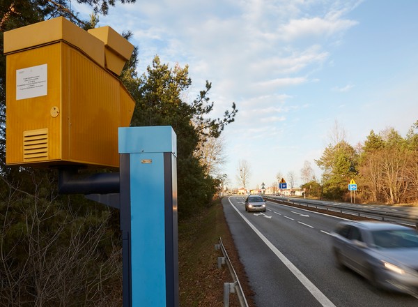 Prawie 700 tys. mandatów z fotoradarów w 2020 r. Gdzie najwięcej?