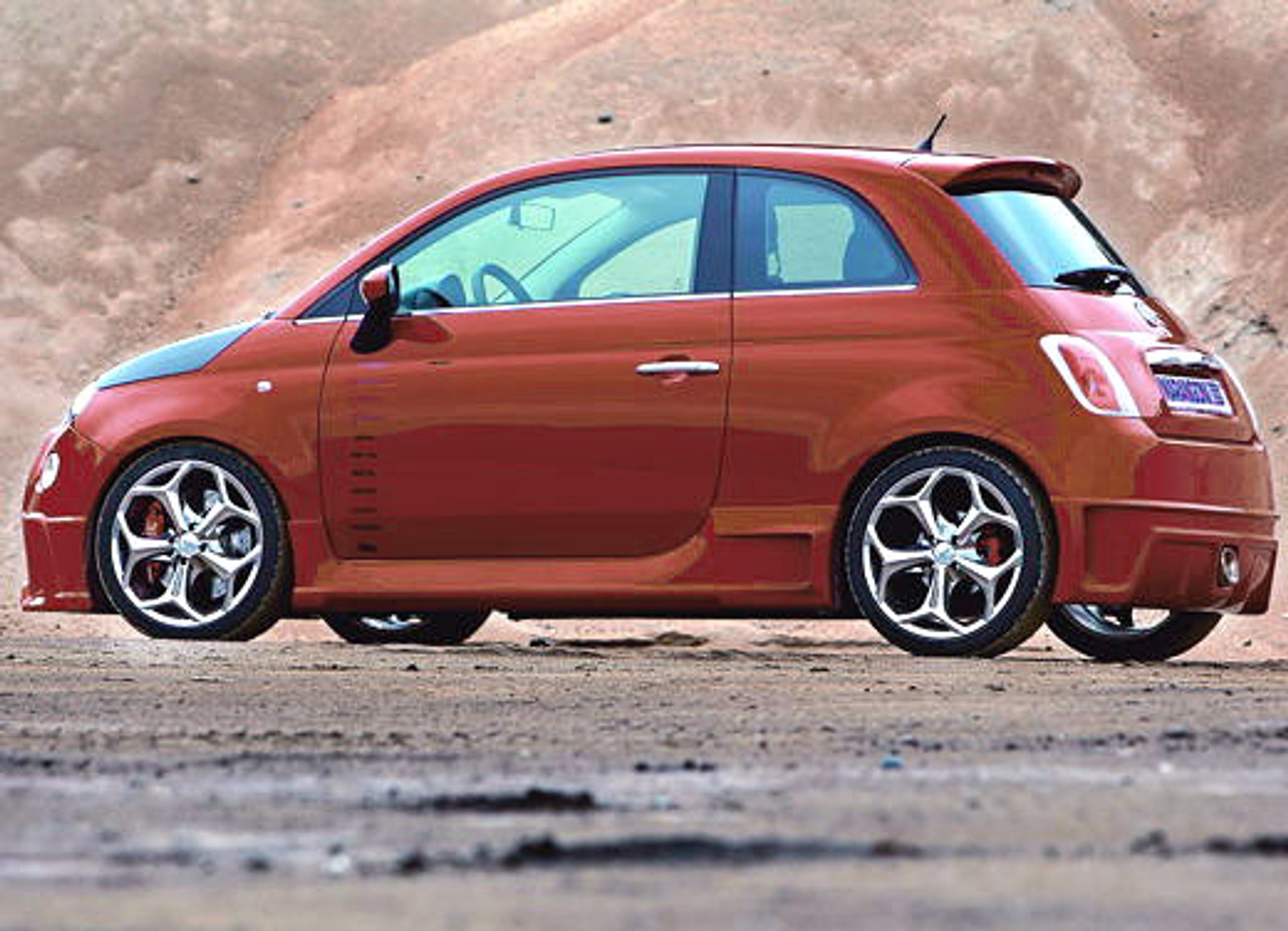 Essen Motor Show 2007: Nowy Fiat 5-0-0 Super TRC Marangoni