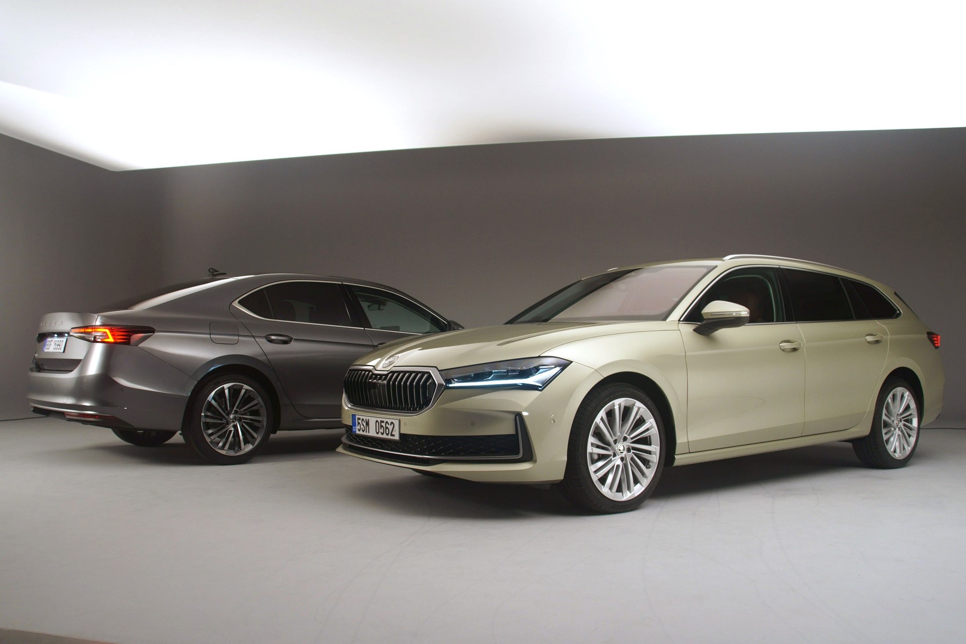 Skoda Superb nadal będzie oferowana jako liftback i kombi