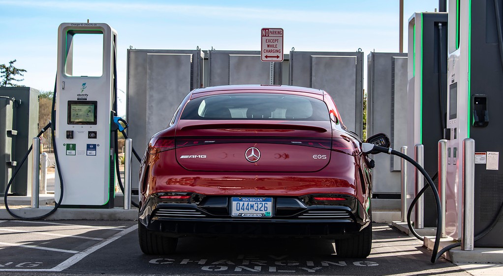 Mercedes-AMG EQS 53 4MATIC+ (2021)