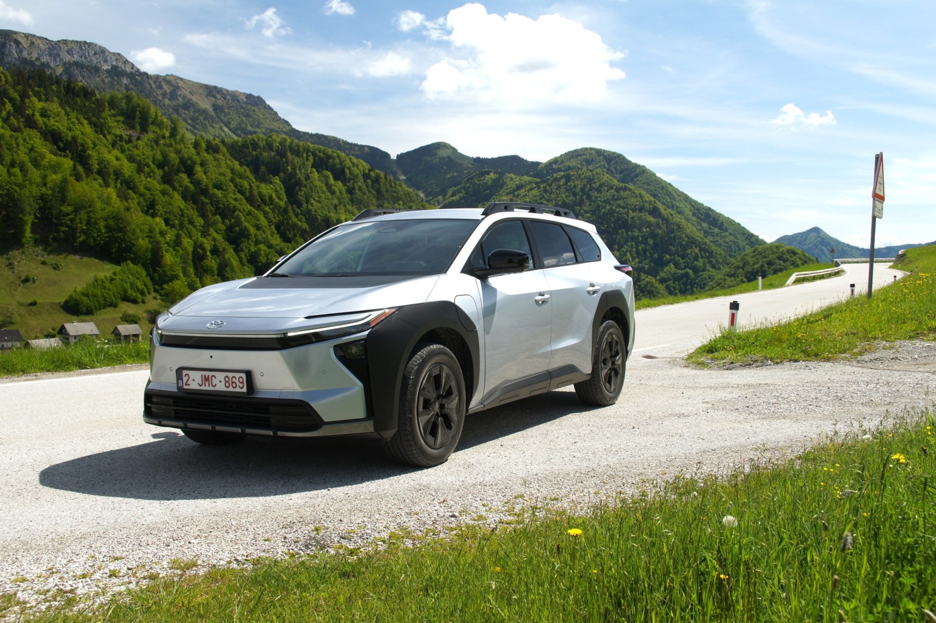 Toyota bZ4X Touring w wersji Style, czyli z mniejszymi alufelgami