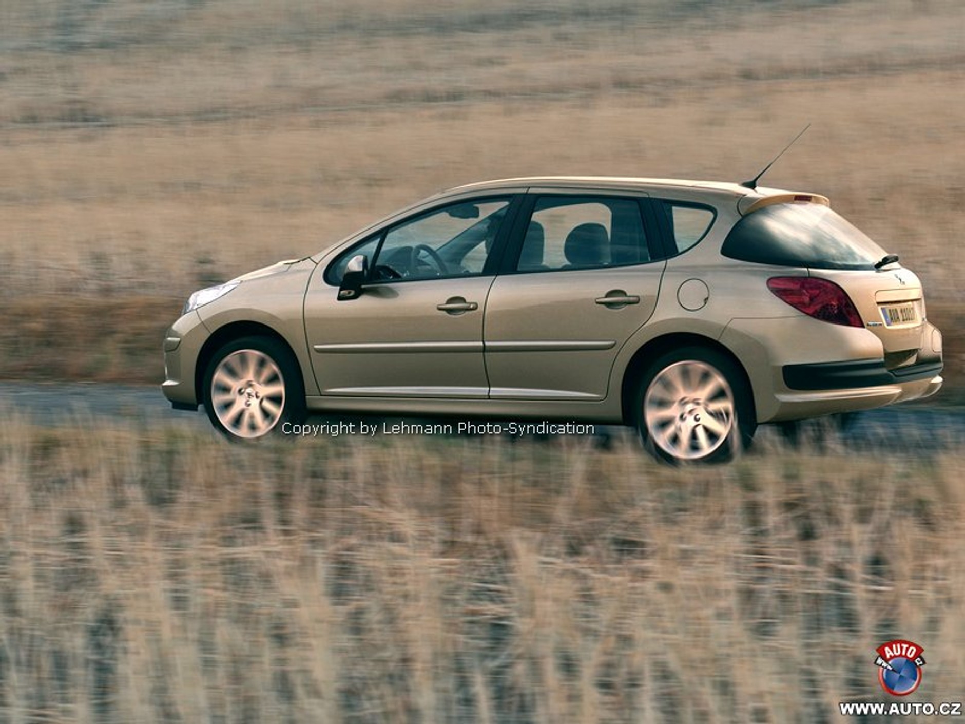 Zdjęcia szpiegowskie: Nowy Peugeot 207 SW
