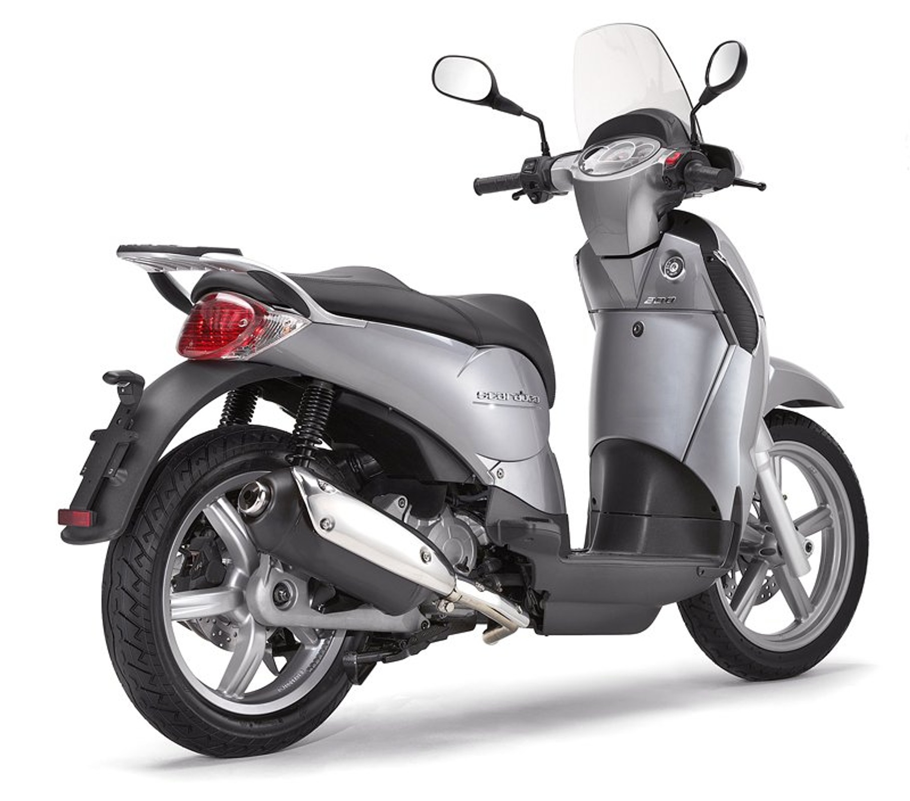 Aprilia Scarabeo 125/200 – w miasto na żuczku