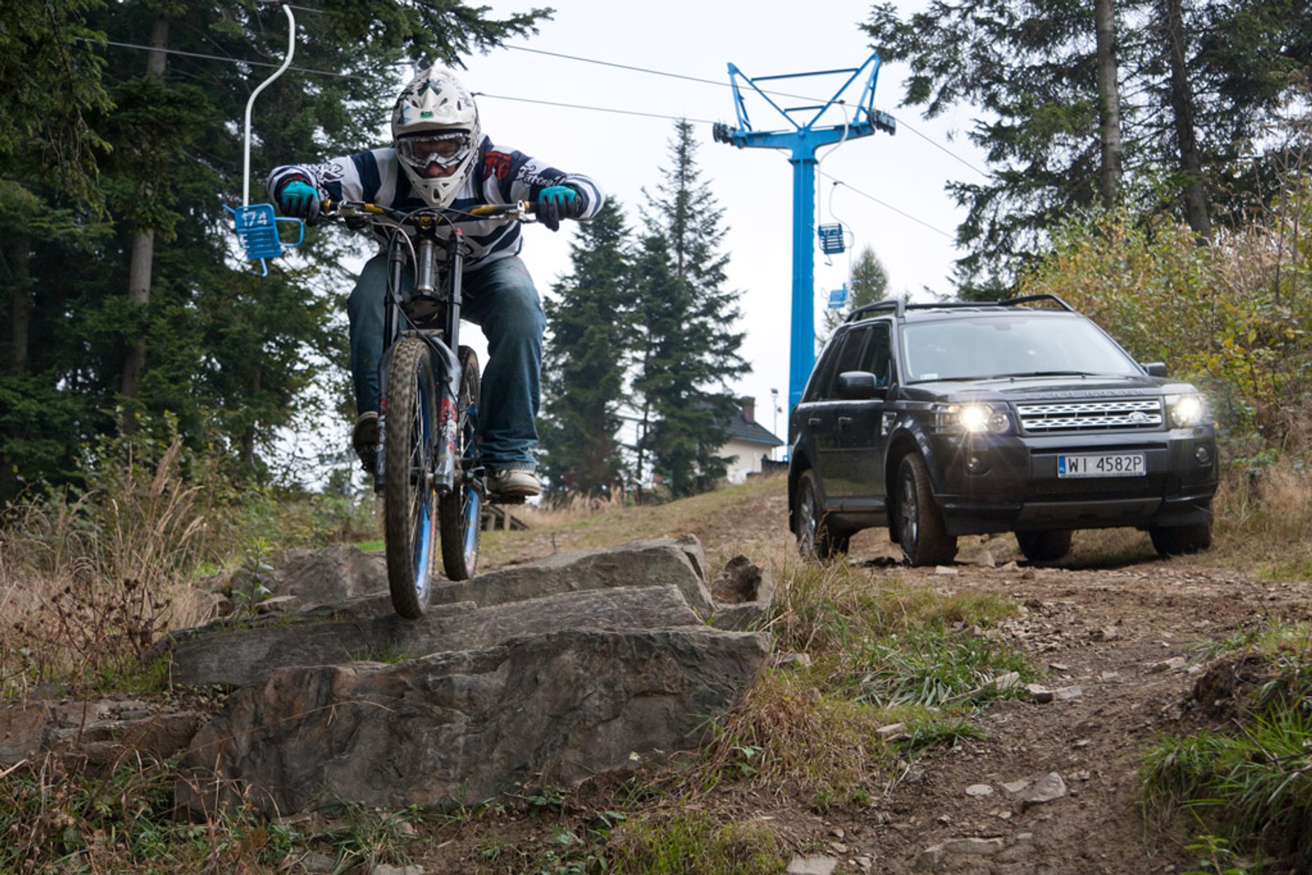 Sporty w terenie downhill: czyli, ostre zjazdy