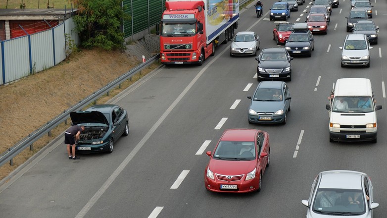 Zatrzymanie na pasie awaryjnym