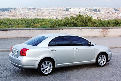 Avensis mierzy wysoko