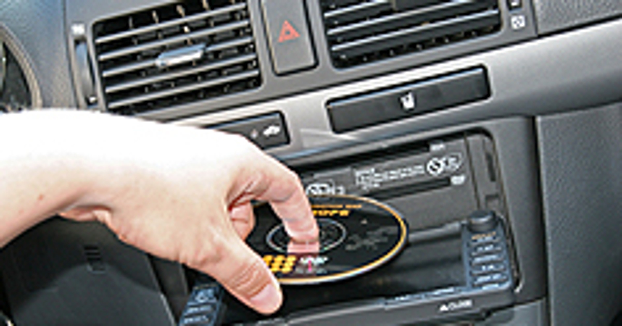 Test fabrycznie montowanych radioodtwarzaczy