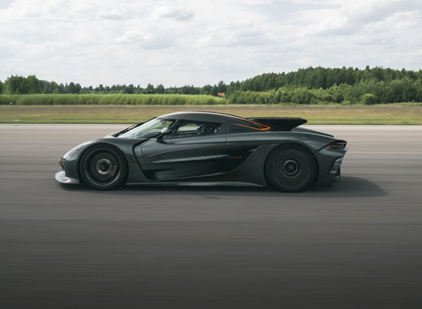 Koenigsegg znowu podniósł poprzeczkę. Pobił aż cztery rekordy świata [WIDEO]