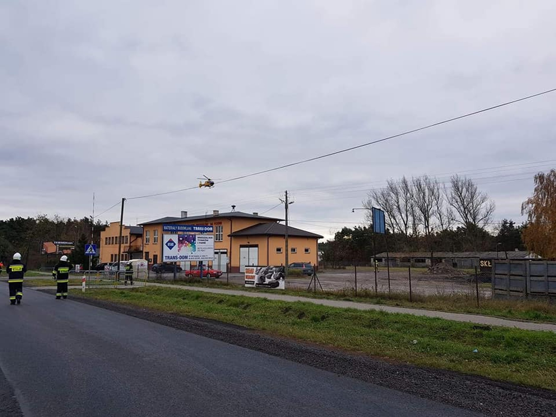 Śmigłowiec ratuje życie po wypadku na DK 12 w Przygłowie