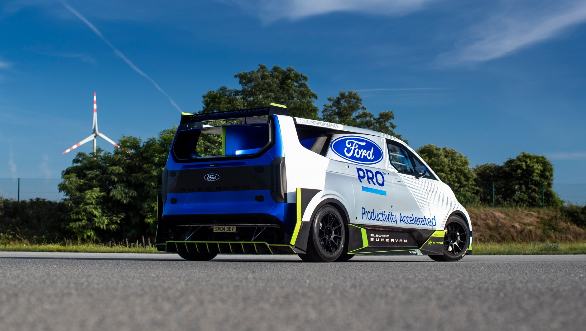Ford E-Transit SuperVan