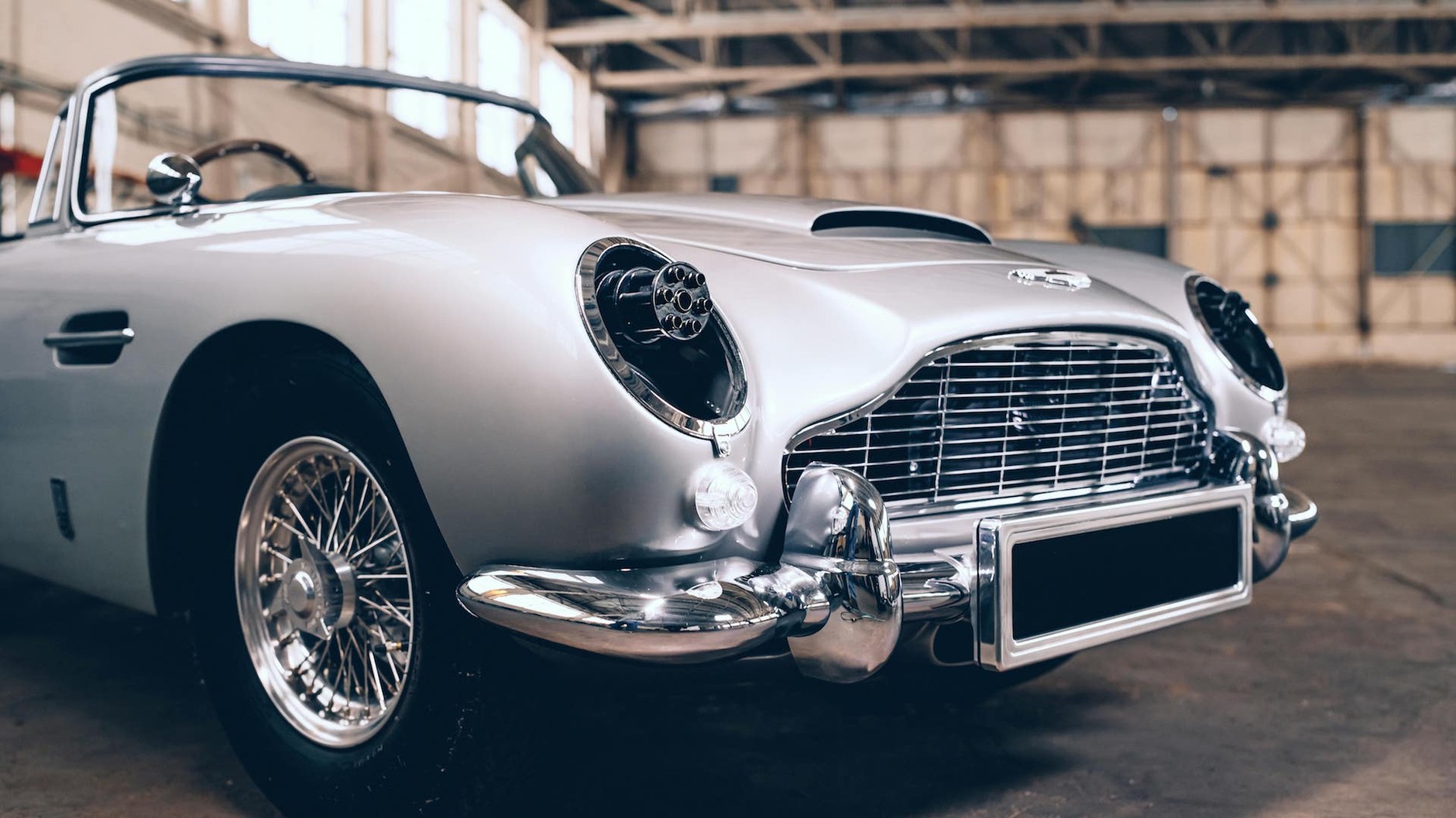 Zabawkowy DB5 Junior "No Time to Die" od The Little Car Company