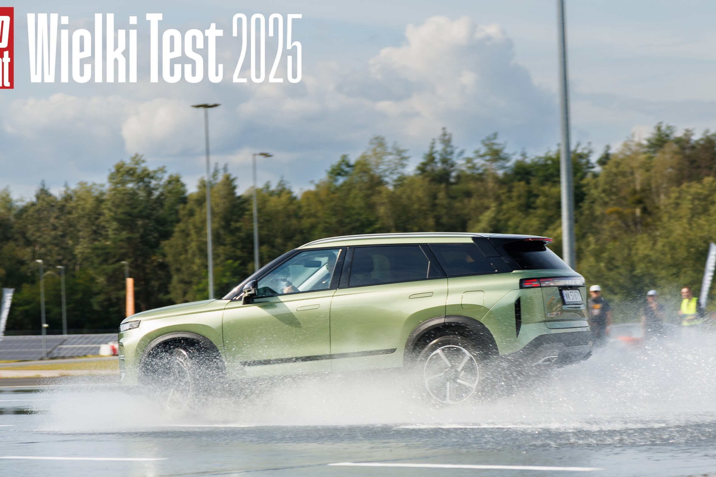 Dwa z 16 SUV-ów poległy na szarpaku. Jeden zrobił to tak, iż bardziej się nie da
