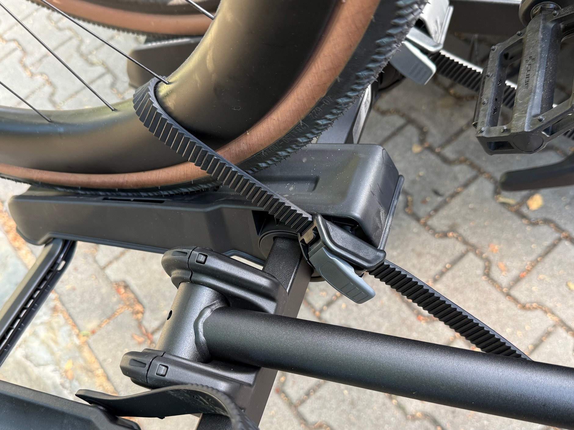 Thule OutPace – paski mocujące koła