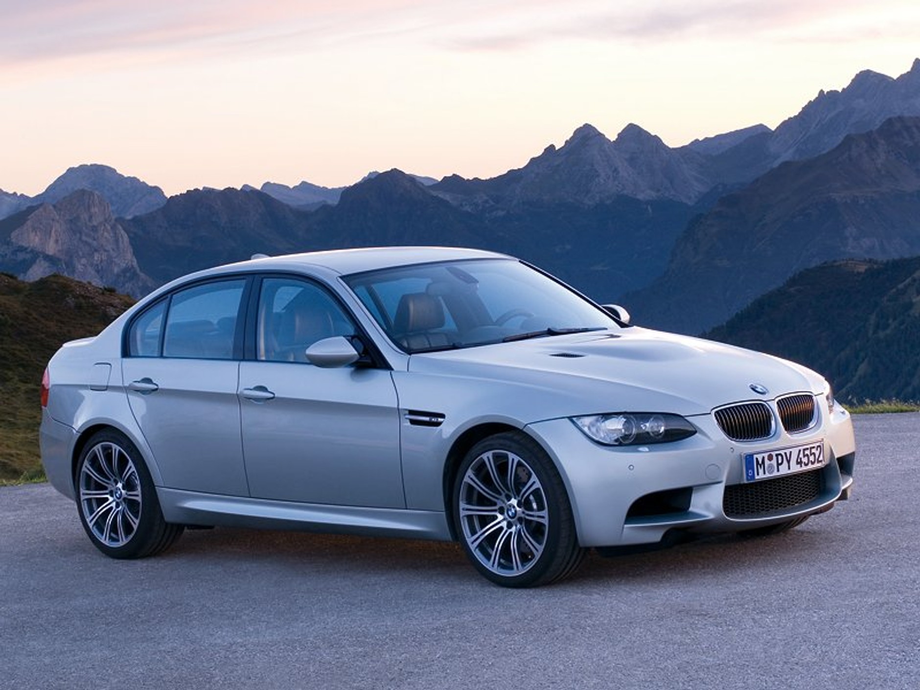 BMW: sportowe M3 Limuzyna dla pięciu osób