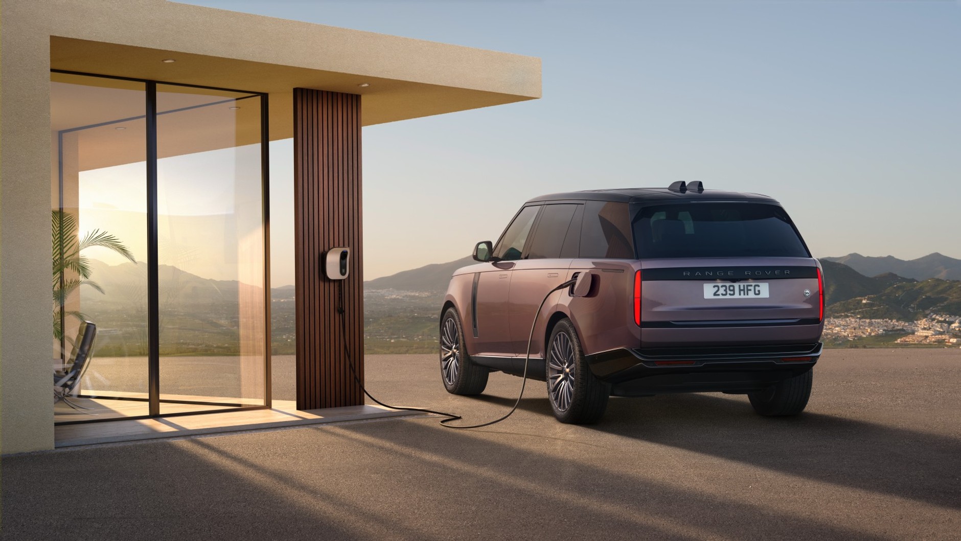 Elektryczny Range Rover obsługuje ładowanie AC z mocą 22 kW