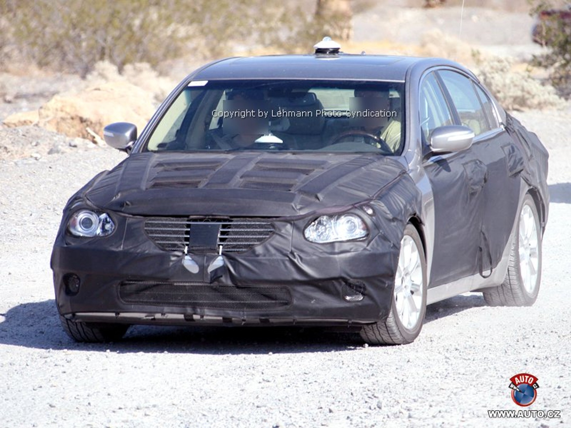 Zdjęcia szpiegowskie: Hyundai Genesis 4,6 V8 – broń przeciw BMW serii 5