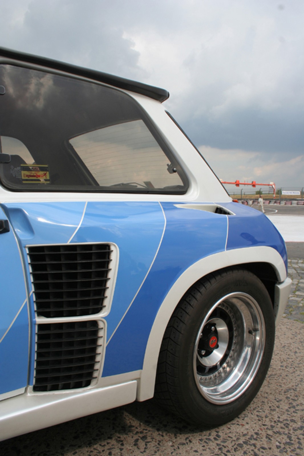 Renault 5 Turbo - Wyczynowy z mocnymi plecami