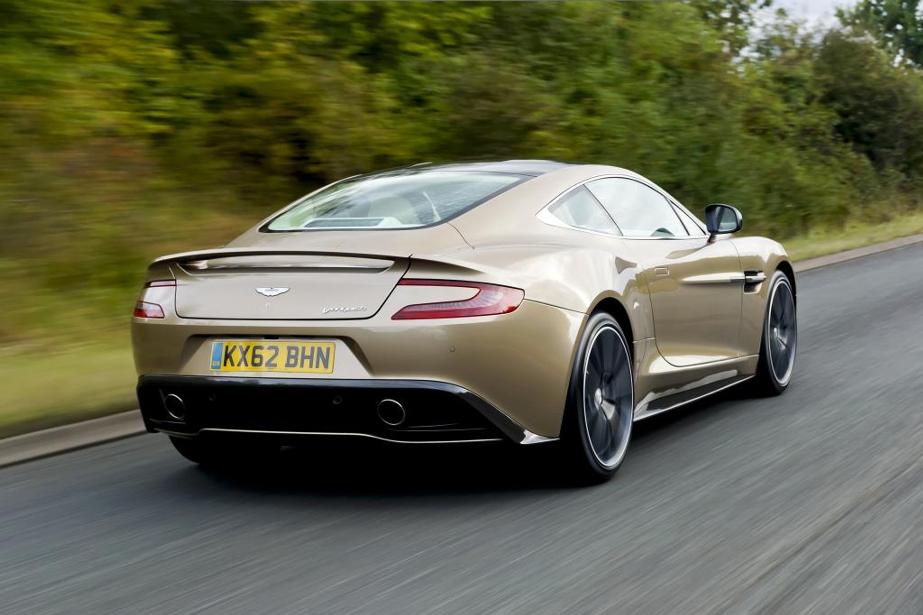 Jak jeździ Aston Martin Vanquish?