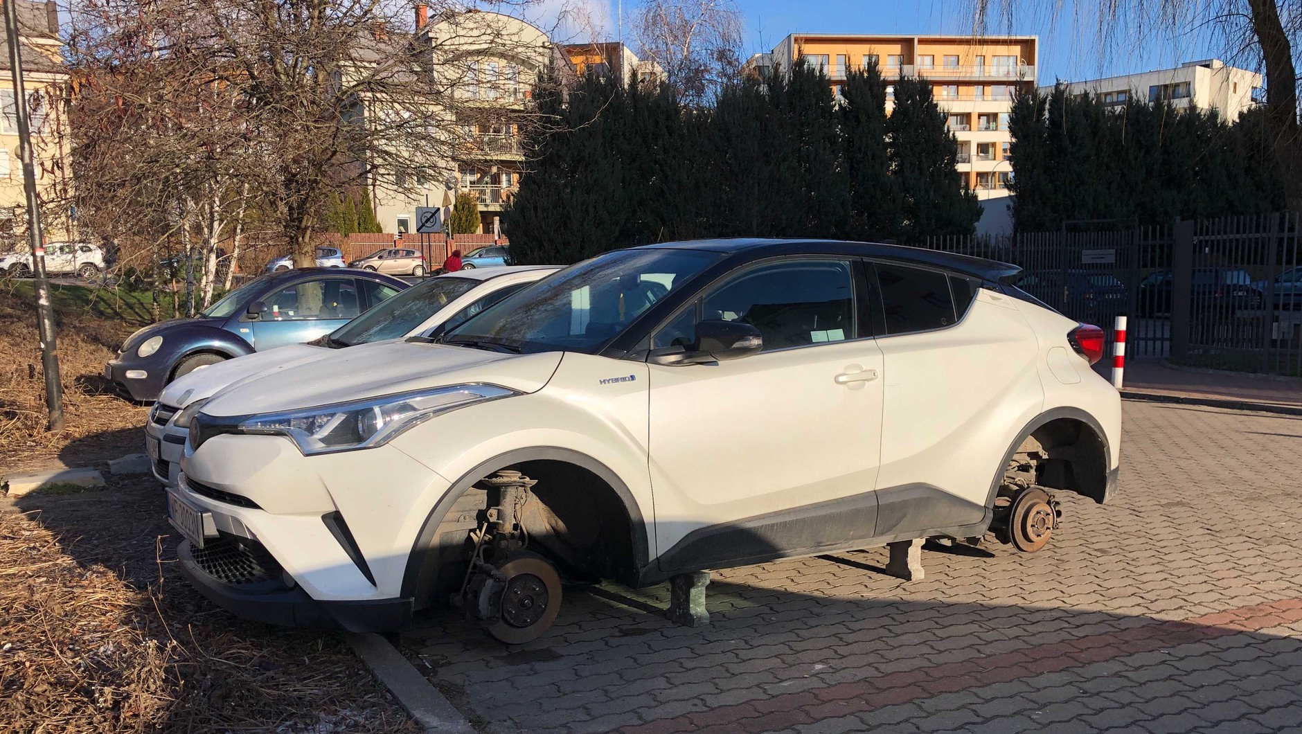 Kradzież kół z samochodów