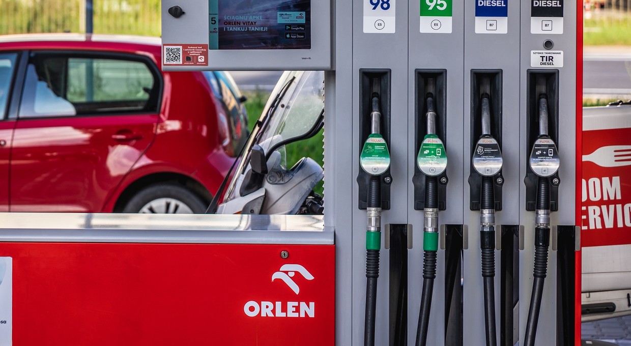 Taniej na stacjach paliw przed dniem Wszystkich Świętych? Jest nadzieja