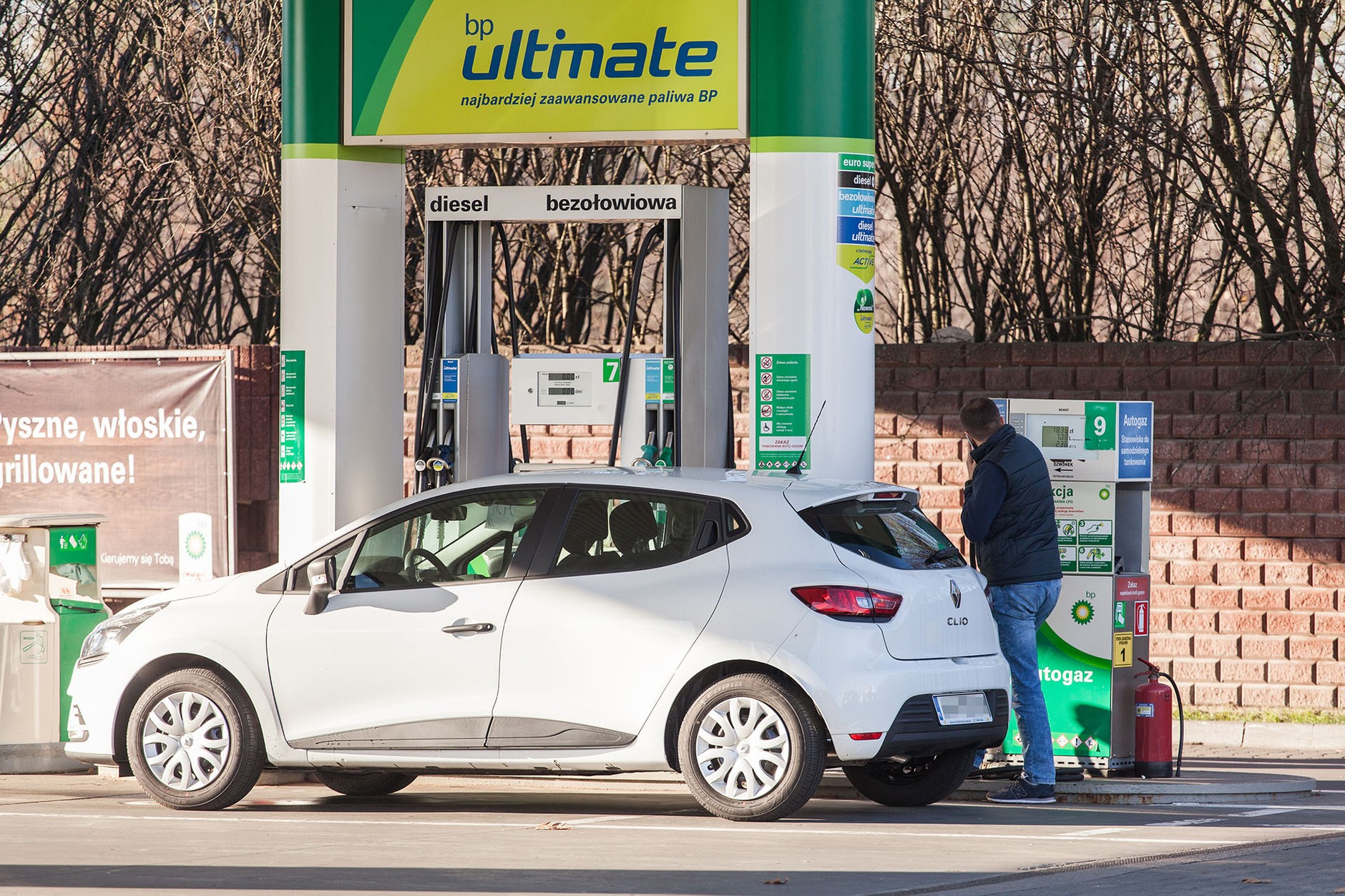 Tankowanie samochodu