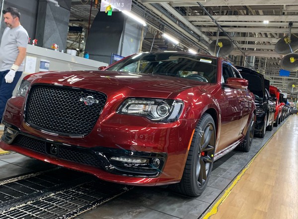 Chrysler 300C kończy swój żywot. U nas dostępny był pod włoską marką
