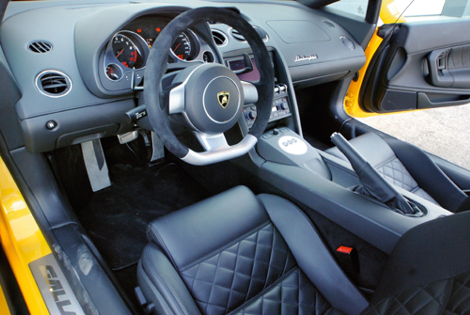 Corvette Z06 kontra Lamborghini Gallardo LP 560-4 - Asfaltowi kowboje