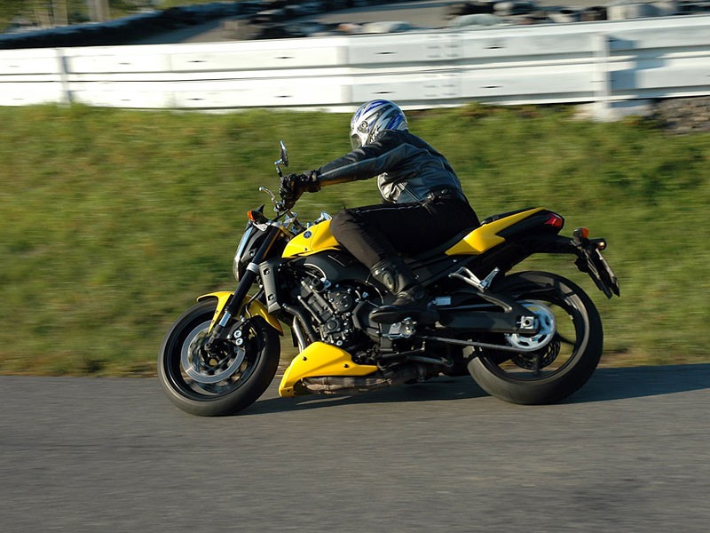 KTM 990 SuperDuke vs. Yamaha FZ1 (test porównawczy)