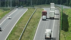 Policyjne nagrania z drogi ekspresowej S5. Kierowcy niczego się nie spodziewali