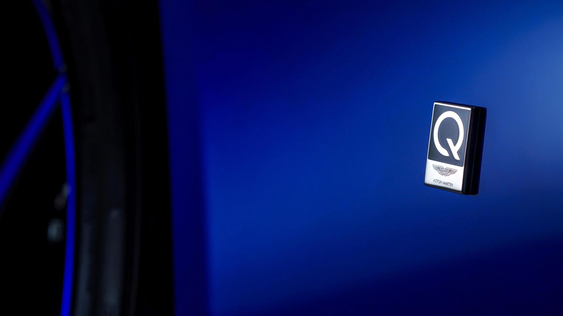 Aston Martin DB11 Zaffre Blue z działu Q