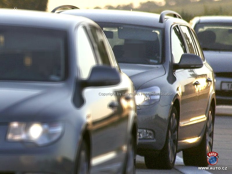 Zdjęcia szpiegowskie: Škoda Superb Combi na południu Moraw