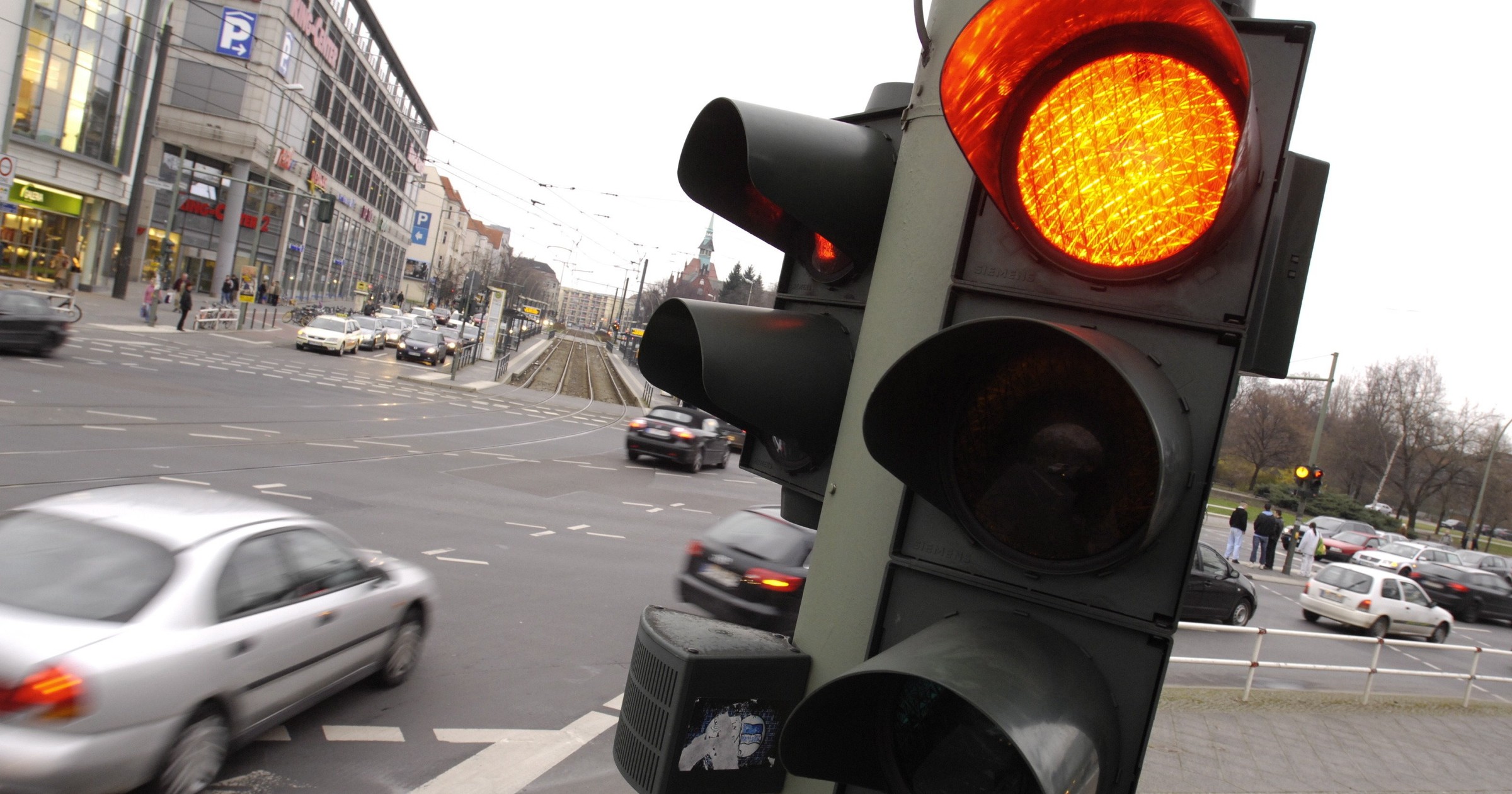 System Red Light łapie kierowców jadących na czerwonym świetle, ale nie zawsze dostaje się mandat. Jest jeden wytrych