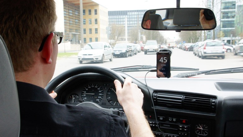 Zobacz, dlaczego kierowca potrzebuje smartfona