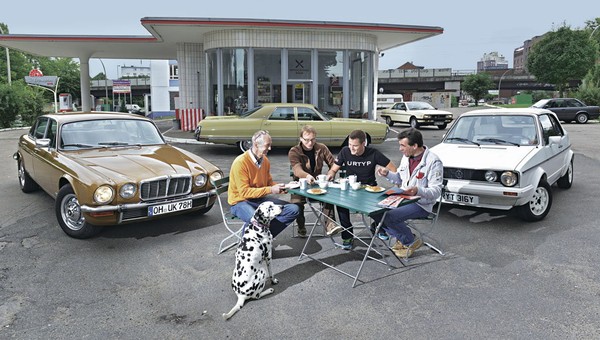 Ile naprawdę palą klasyki? Test Spalania w old- i youngtimerach