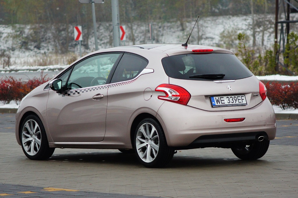 Peugeot 208: test wersji 1.6 VTi Allure. Szybkość czy powab