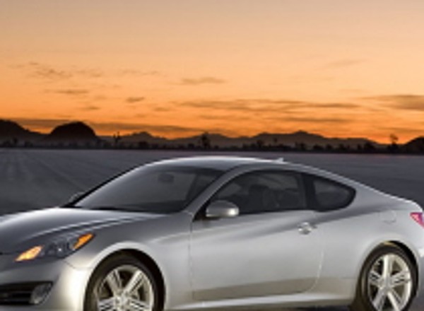 Paryż 2008: Hyundai proponuje - Genesis Coupe i sedan