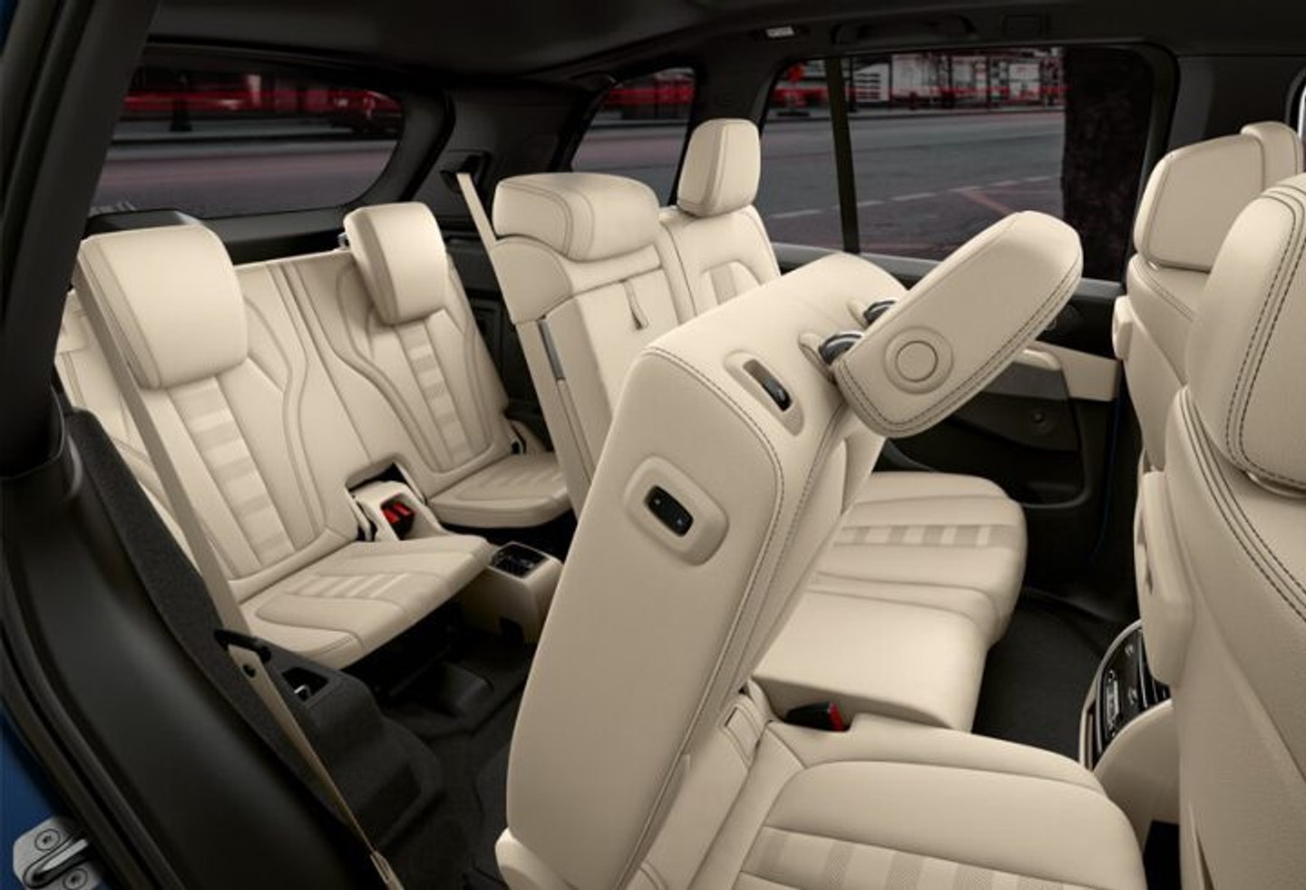 31. BMW X5 – cena od 277 000 zł. Dopłata za III rząd siedzeń 7610 zł.