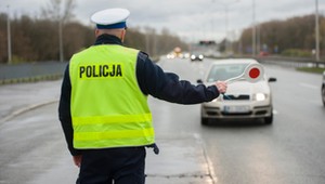 Jak długo trzeba odczekać po wypiciu alkoholu, żeby móc prowadzić samochód?