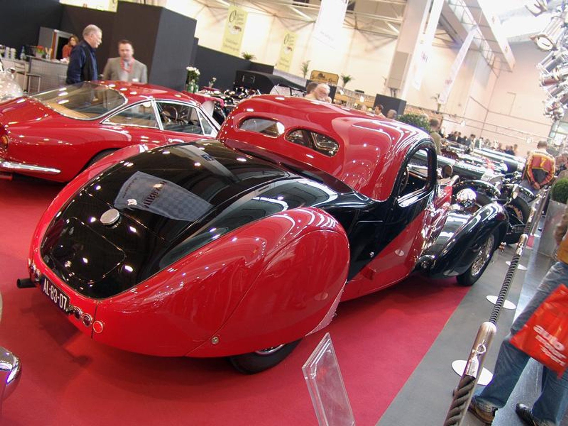 Techno Classica Essen 2008: stare w blasku chromu