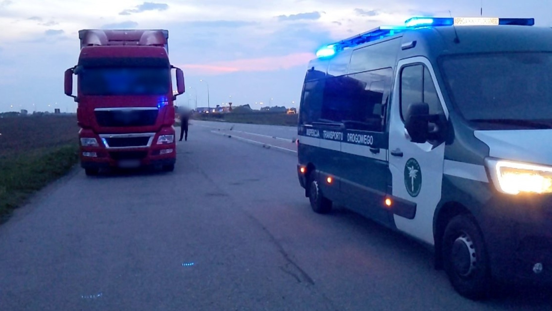 Kierowca zestawu drogowego rozwiązał problem w najprostszy sposób