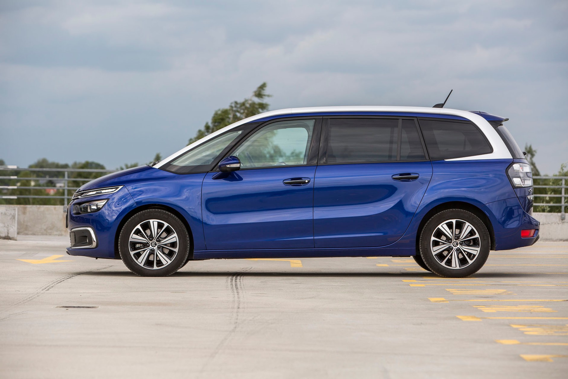 Kia Sportage kontra Citroen C4 Grand Picasso - który będzie lepszy dla rodziny