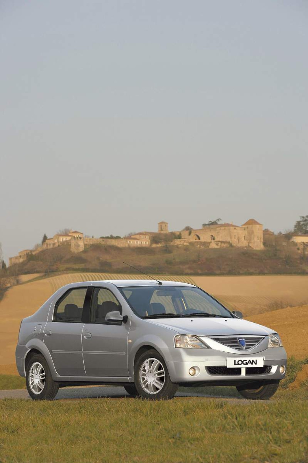 Dacia Logan 2007: face lifting i nowy silnik