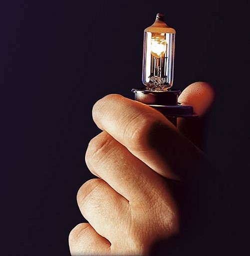 Żarówki samochodowe - O 50 procent więcej... ściemy