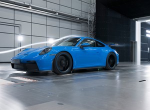 Testy Porsche 911 GT3 – 5000 km ze stałą prędkością 300 km/h